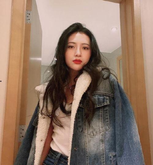 明星网红拍照复古头像女,明星网红的时尚拍照头像解析