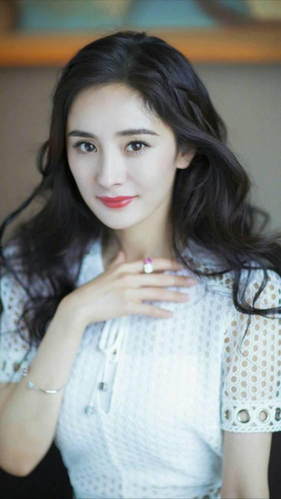 女明星网红杨幂照片,时尚女神的美丽瞬间