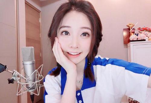 直播娱乐明星网红是谁,揭秘当红网红背后的故事
