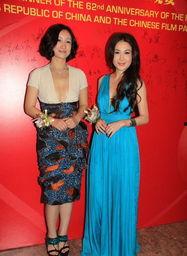 女明星网红合照照片真实,女明星网红亲密合照，展现娱乐圈友谊新风尚