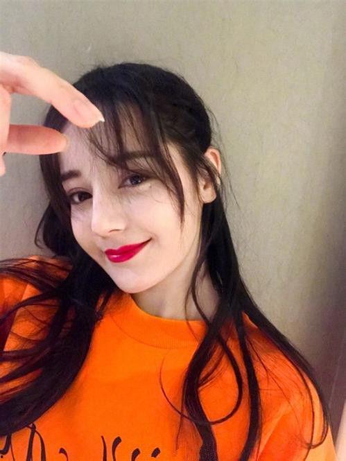 明星网红微信有几个,明星网红微信粉丝数量大揭秘！”