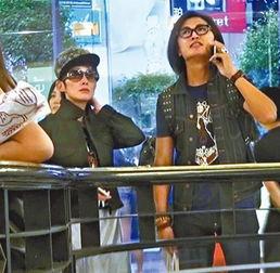 女明星网红戴墨镜图片,揭秘女明星网红的时尚魅力