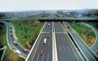 今日瓜州高速路况情况,畅通与拥堵并存，出行请注意安全