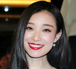 女明星网红化妆教程视频,网红女明星教你轻松打造日常妆容秘籍